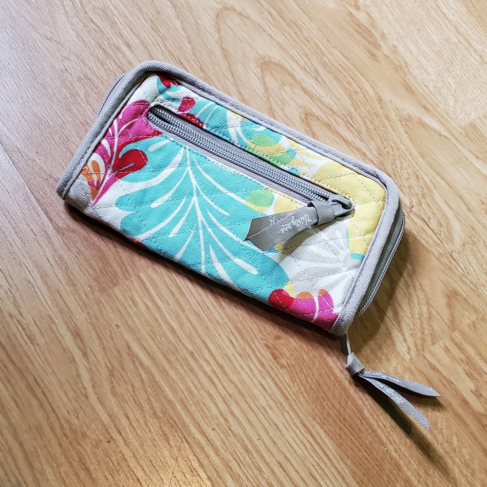 Colorful thirty-one Soft Wallet - Picture 3 of 5